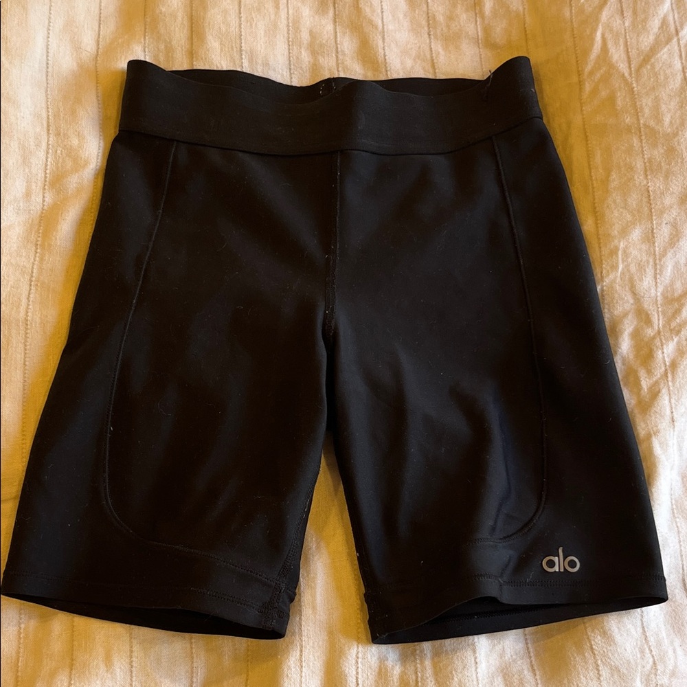 ALO Yoga Women's Classic Black Biker Shorts